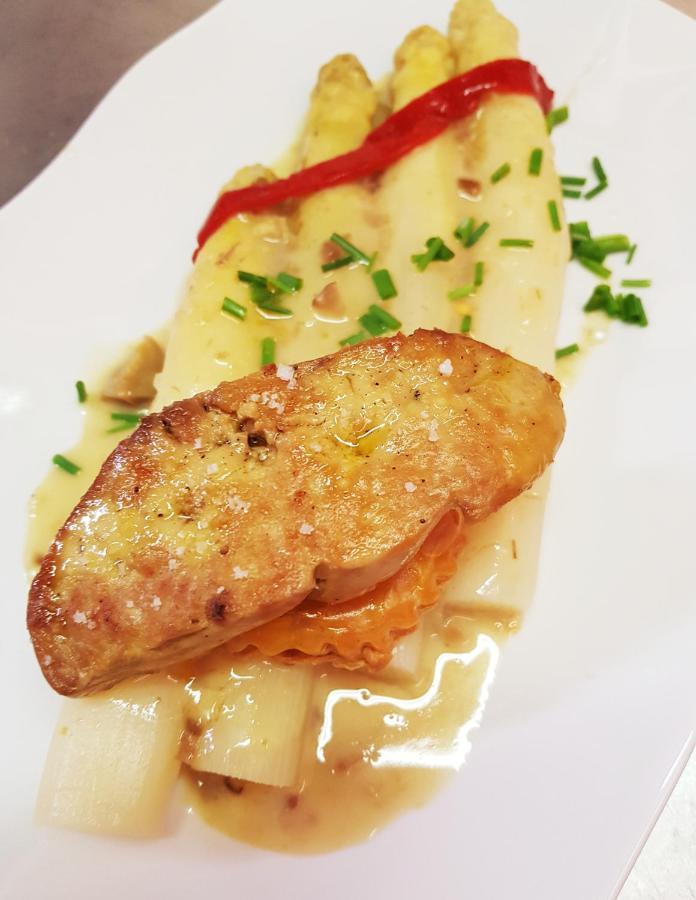 Hotel Restaurant Le Bourgneuf Morlaas Kültér fotó